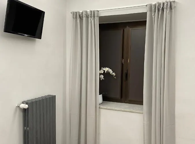 Glam House 4*