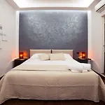 Glam House Bed & Breakfast 4*