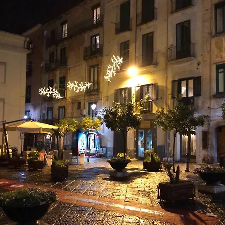 Glam House ベッド・アンド・ブレックファスト サレルノ