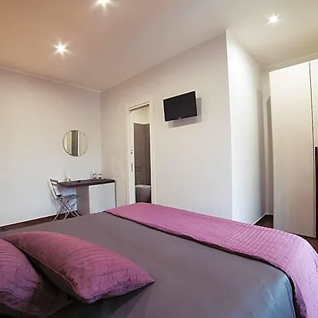 Bed & Breakfast Glam House