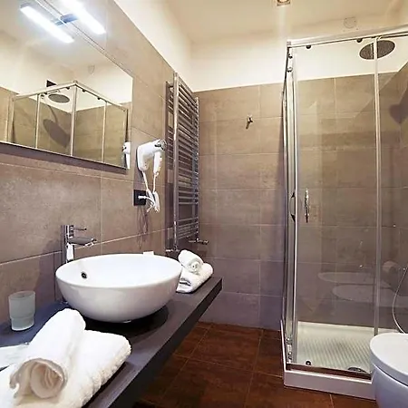 לינה וארוחת בוקר Glam House 4*