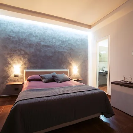 לינה וארוחת בוקר Glam House 4*