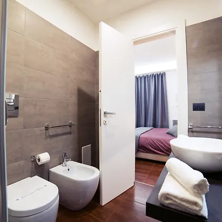 לינה וארוחת בוקר Glam House 4*